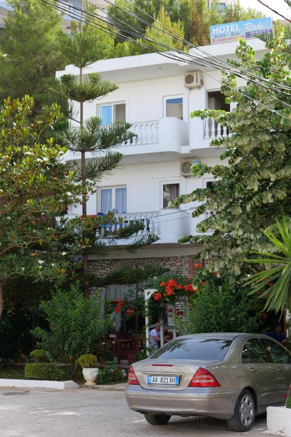 Rixhi 3* Sarandë