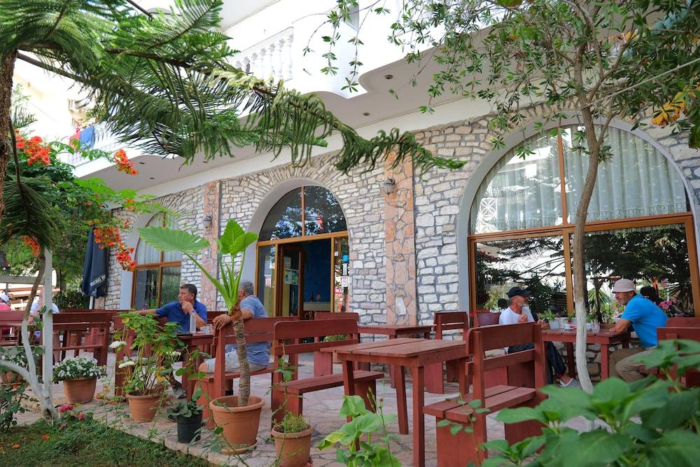 Rixhi Hotel