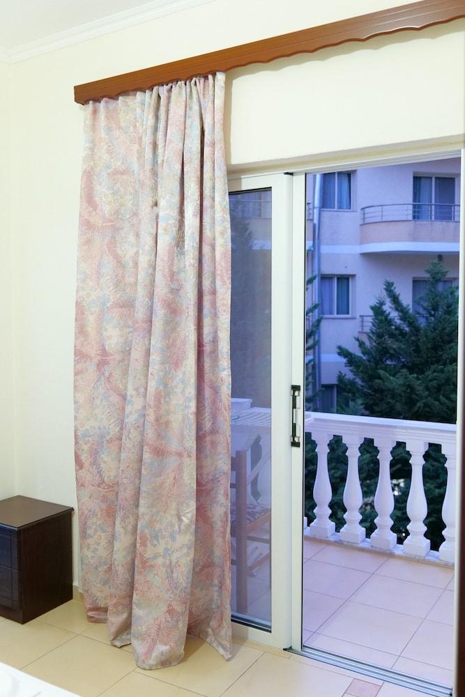Rixhi Hotel Sarandë