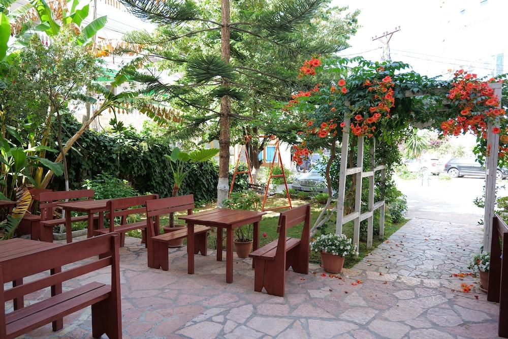 Rixhi 3* Sarandë
