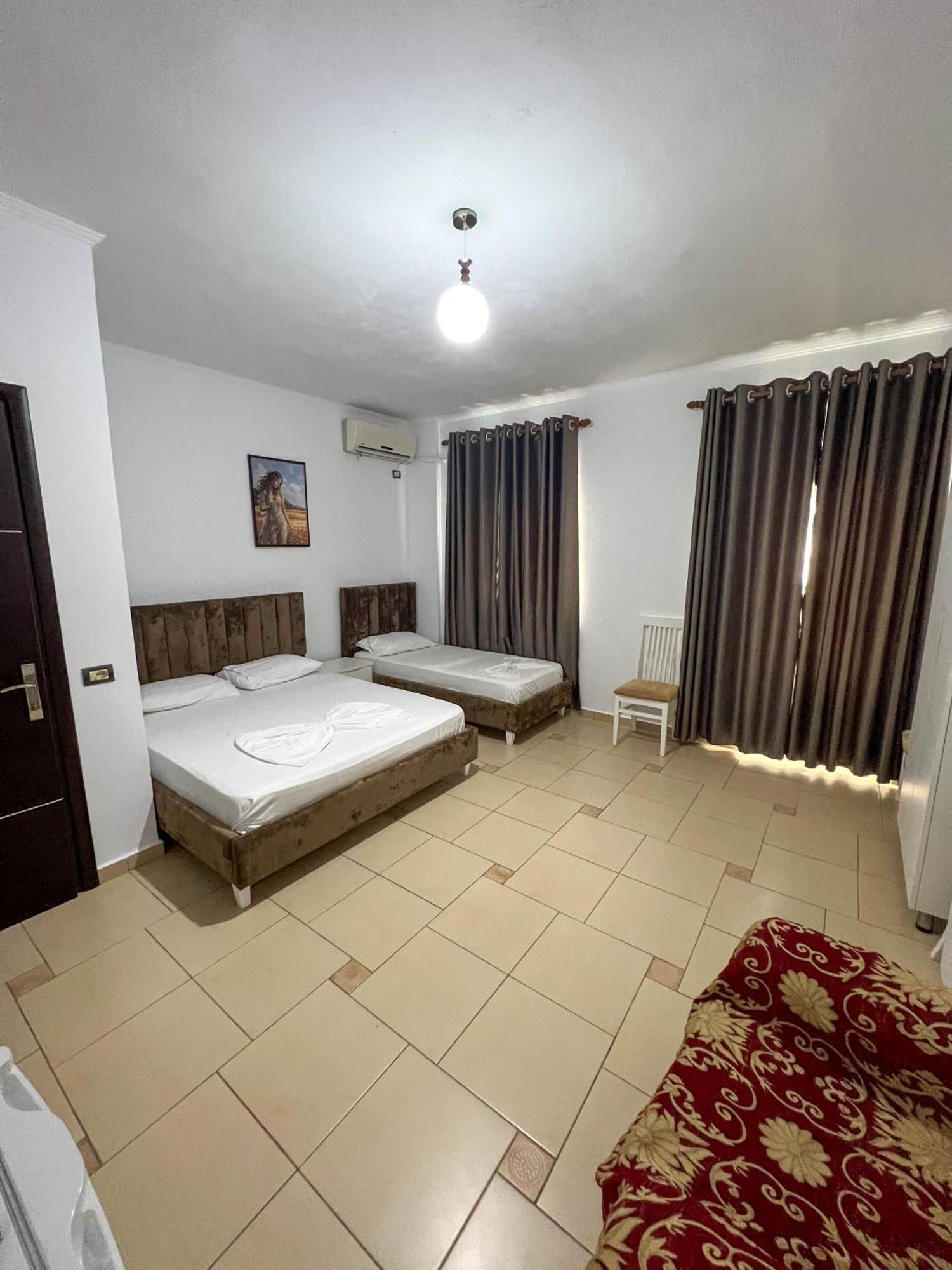 Rixhi 3* Sarandë