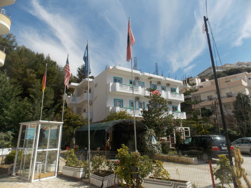 Rixhi Hotel 3*