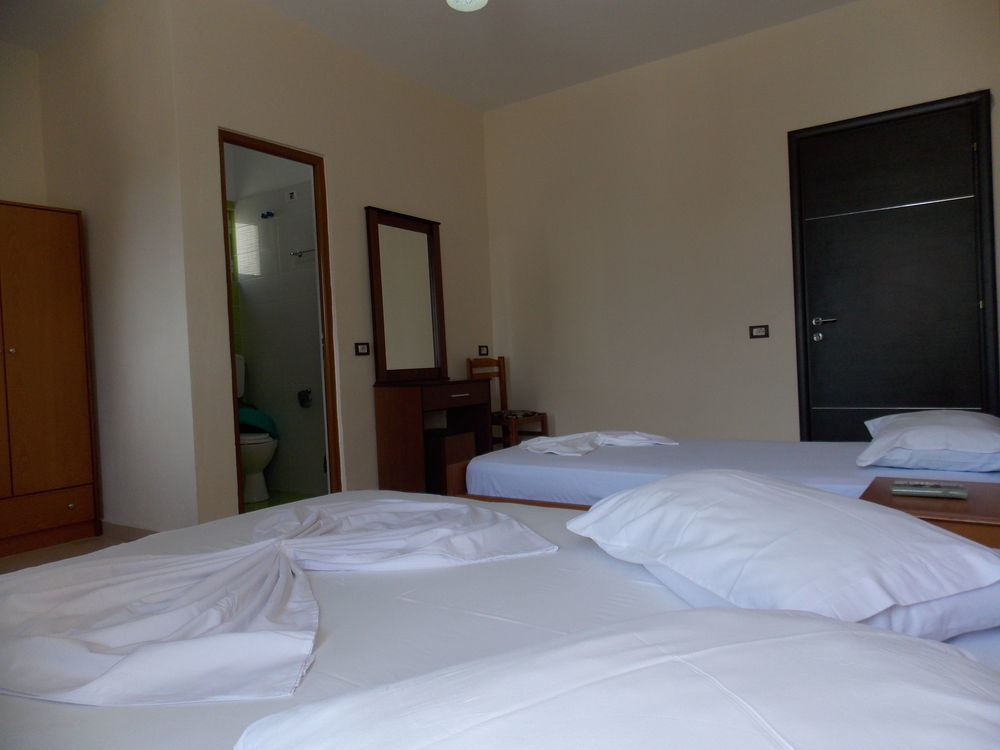 Rixhi 3* Sarandë