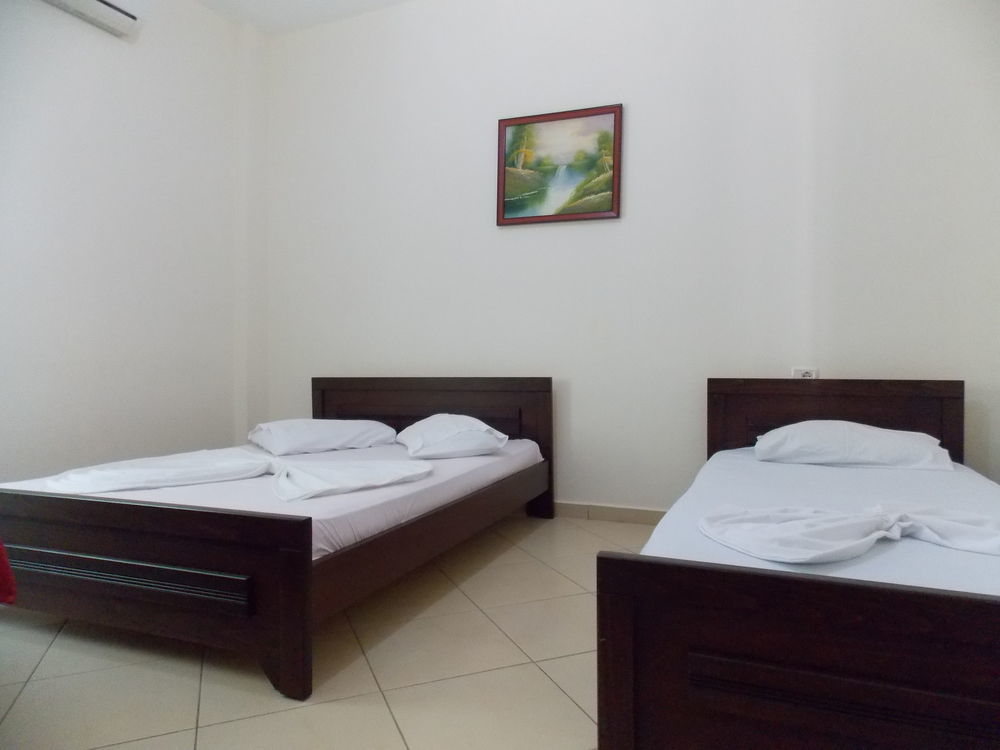 Rixhi 3* Sarandë