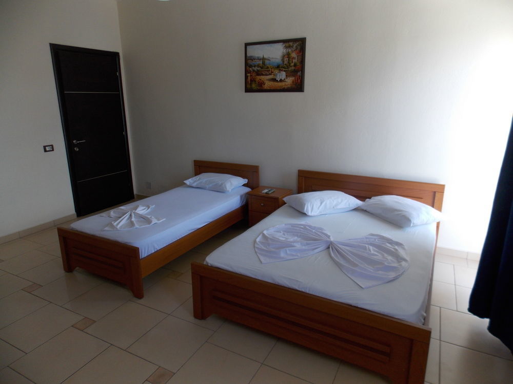 Rixhi 3* Sarandë