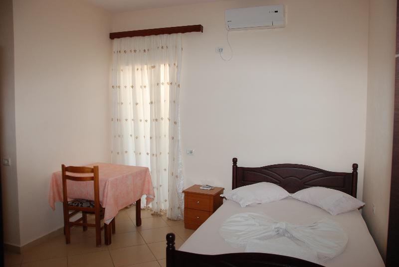 Rixhi 3* Sarandë